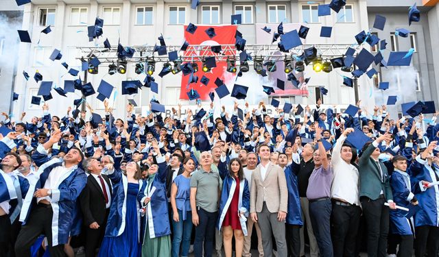 Ali Bahar Antalya OSB Teknik Koleji’nde ilk mezuniyet yapıldı