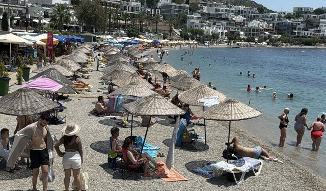 Bodrum sahilleri tıklım tıklım