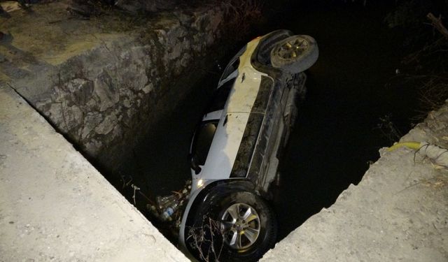 Antalya’da facia gibi kaza, kanala düşen otomobildeki iki kişi boğuldu
