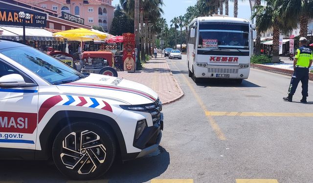 Kemer’de trafik denetimleri sürüyor