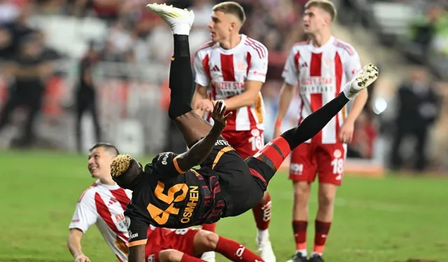 Herkesin konuştuğu röveşata ‘yılın golü’ seçildi! Antalyaspor taraftarı yılın golünü canlı olarak izledi