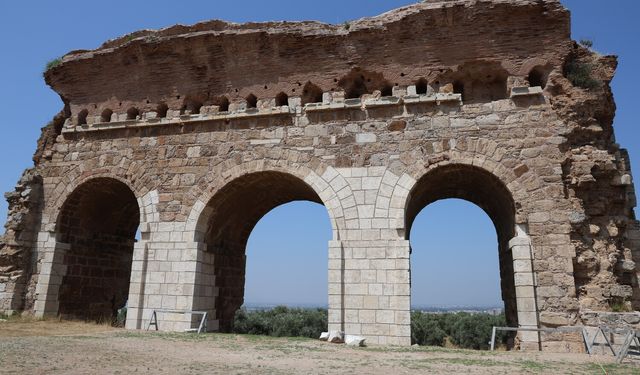 Aydın’da Tralleis Antik Kenti turizme kazandırıldı... Ziyaretçileri gün saymaya başladı