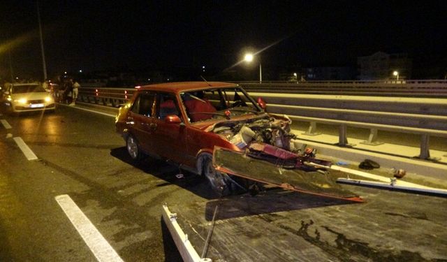 Antalya'da aynı yerde iki ayrı kaza! Trafik kapandı