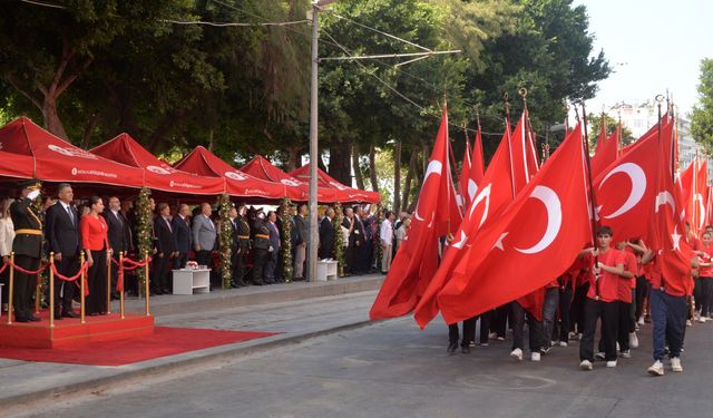 Antalya'da Zafer Bayramı kutlandı