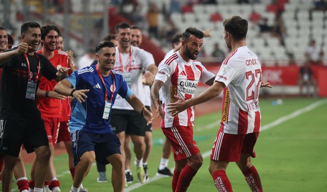 38’lik atom karınca mesaiye başladı! Antalya Güray Vural’ı konuşuyor