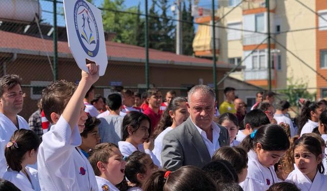 Spor tesisi eksikliğinden yakınan ASKF Başkanı Metin Bulut: “Antalya köy zihniyetiyle yönetiliyor”