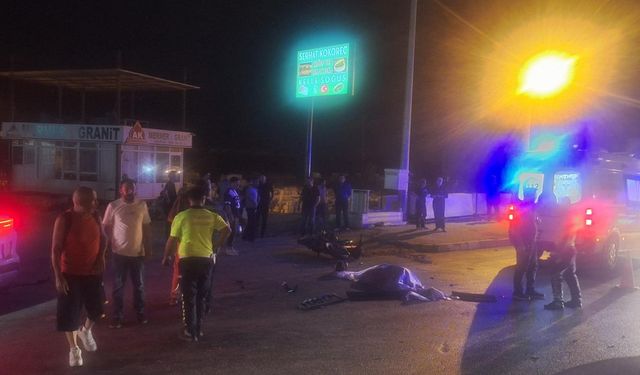 Otomobille çarpışan motosikletin genç sürücüsü hayatını kaybetti