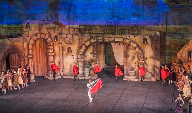 Aspendos’ta Don Kişot Gecesi dansın enerjisi binlerce yıllık tiyatroyla buluştu!