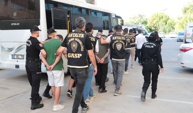 Antalya’da eş zamanlı operasyonda 7 gözaltı