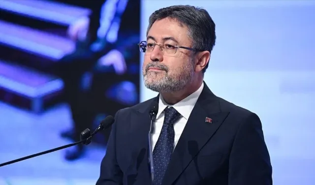 Bakan Yumaklı açıkladı... Alanya'da 60 km hıza ulaşan rüzgara rağmen yangınla mücadele sürüyor