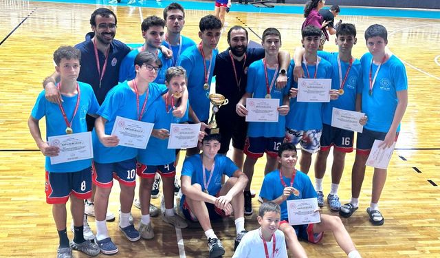 Basketbol yıldızlarda şampiyon Antalya