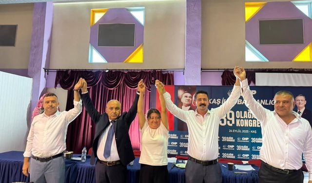 CHP Kaş İlçe Başkanlığı’nda bayrak değişimi!