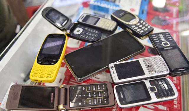 Dijital bağımlılığa, velilerden 'Tuşlu telefon' tedbiri