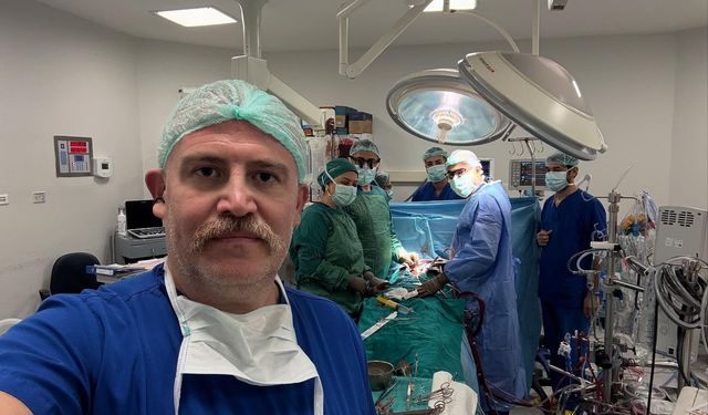 Doktorun zor sınavı! Sabah hoca akşam baba oldu