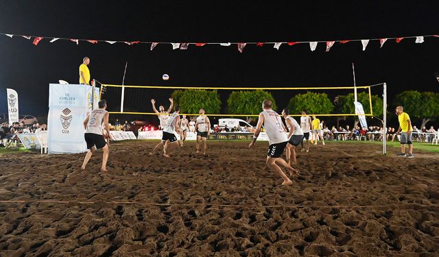 Kumluca Belediyesi 30 Ağustos Zafer Kupası Plaj Voleybolu Turnuvası sona erdi