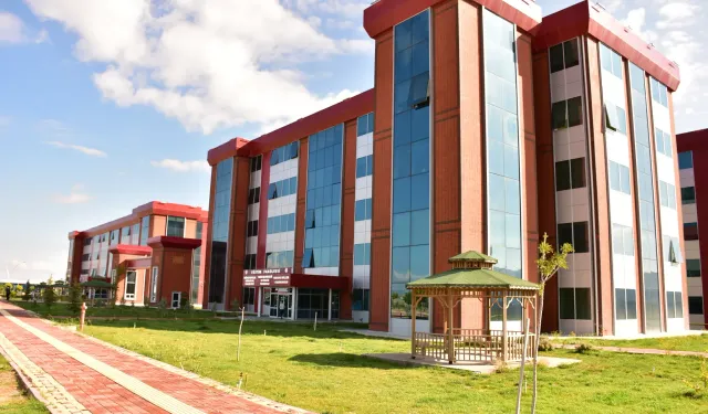 MAKÜ'de resmi görevlendirmesiz doktora skandalı! Rektörden ilk açıklama geldi