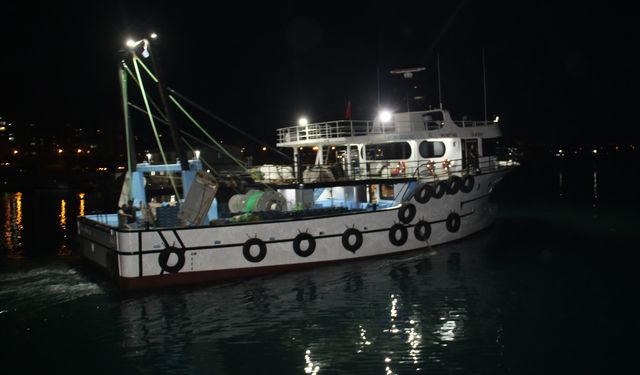 Mersin'de 443 tekne dualarla denize açıldı