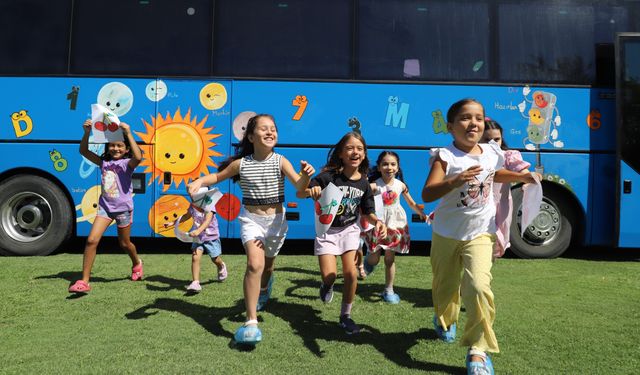 Nazilli Belediyesi’nden çocuklara özel Mobil Masal Bahçesi