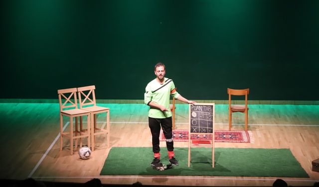 Erkan Kolçak Köstendil'den tek kişilik dev gösteri... "12 Numaralı Adam" Antalya'ya geliyor!