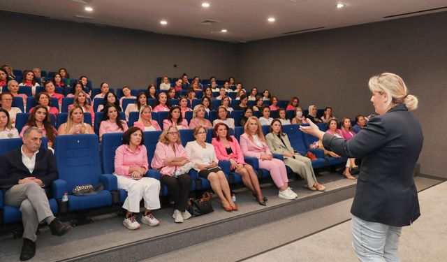 Mersin Büyükşehir Belediyesi’nden meme kanseri farkındalık eğitimi