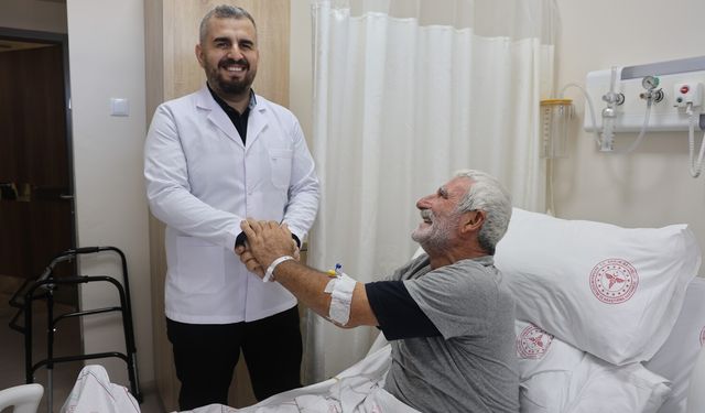 Konya’da kamyondan düşen Mehmet Coşkun 2 saatlik operasyonla yeniden yürüyebilecek