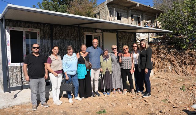 Alanya'da ihtiyaç sahibi aile konteyner evine kavuştu