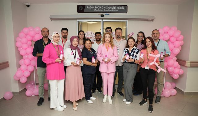 Antalya Şehir Hastanesi'nde meme kanseri farkındalık etkinliği düzenlendi