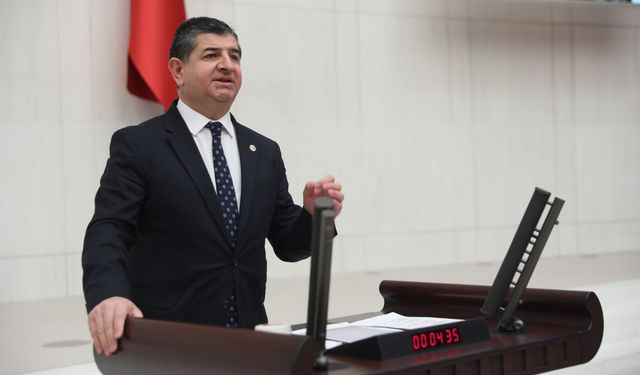 CHP’li Cavit Arı; “Vatandaş 3,1 trilyon borçla yaşıyor, faizle eziliyor”