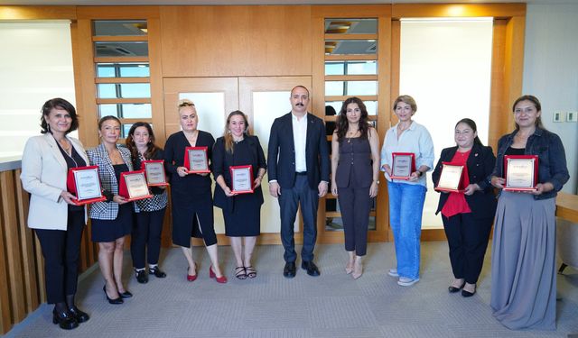 Konyaaltı Belediye Başkanı Cem Kotan, Kadın Muhtarlar Günü’nde yol arkadaşlarıyla buluştu