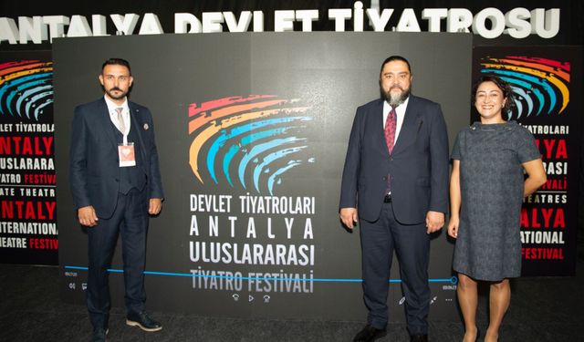 Devlet Tiyatroları, sahnenin büyüsünü Antalya Turizm Fuarı'na