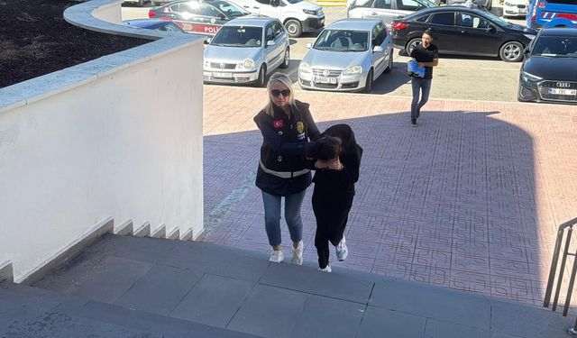 19 yaşındaki kadın, doğurduğu bebeği terasa attı