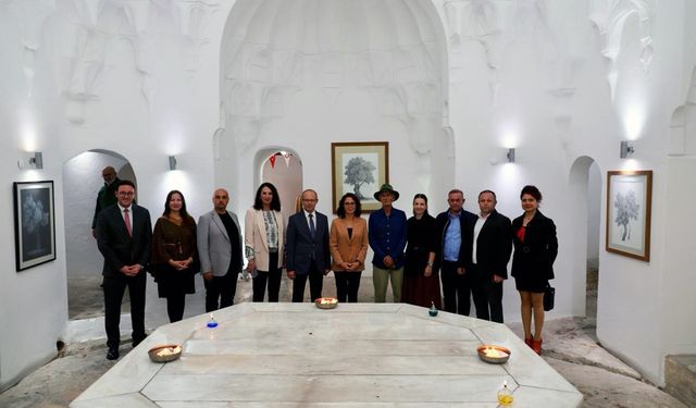Ressam Müfit Karzek’ten “Eylül Işığı” sergisi