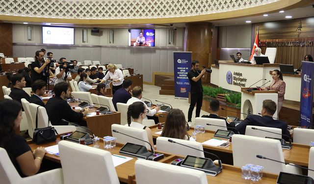 Başkan Vekili Özdemir Gençlik Meclisi ile bir arada… 2024-2025 döneminin son toplantısı yapıldı