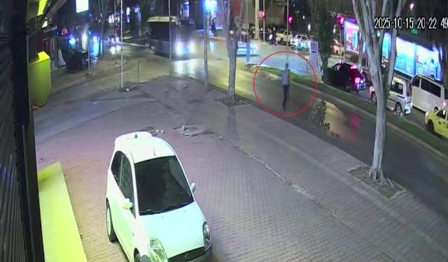 Antalya'da halk otobüsünün yayaya çarptığı kazanın güvenlik kamerası ortaya çıktı