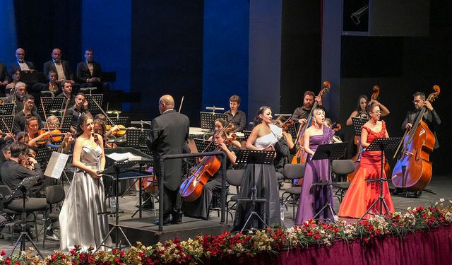 2025 yılının son Yevgeni Onegin konseri büyük bir coşkuyla sahnelendi