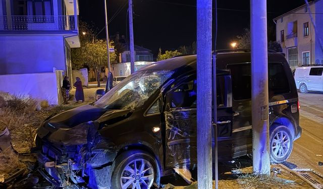 Konya’da motosiklet hafif ticari araçla çarpıştı: 5yaralı
