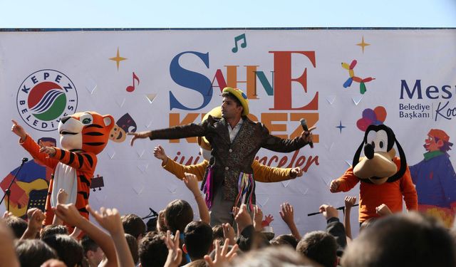 ‘Sahne Kepez’ projesi ile öğrencilere unutulmaz bir gün yaşattı