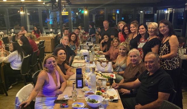 Seval Kalçin dostlarıyla unutulmaz bir doğum günü kutladı