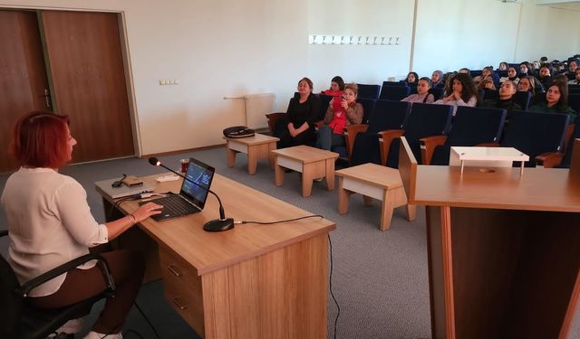 Afyonda akademik yılın ilk dersi Filistin oldu… Öğrencilerin örnek davranışı beğeni topladı