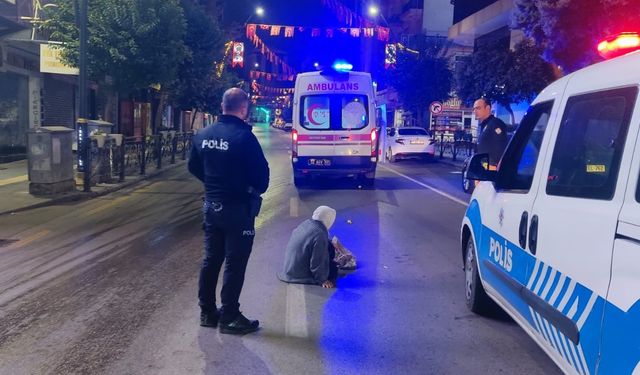 Yaşlı kadına otomobille çarpıp oy yerinden kaçan sürücü kayıplara karıştı