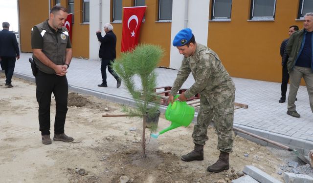 Söke’de Yeşil Vatan için 350 fidan toprakla buluştu