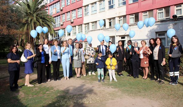 Diyabete farkındalık için gökyüzü maviye boyandı