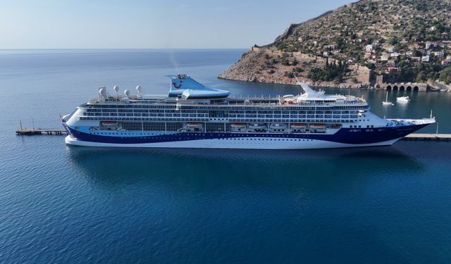 Alanya'da kruvaziyer rekoru! Bu yıl 25 gemiyle 23 bin turist geldi