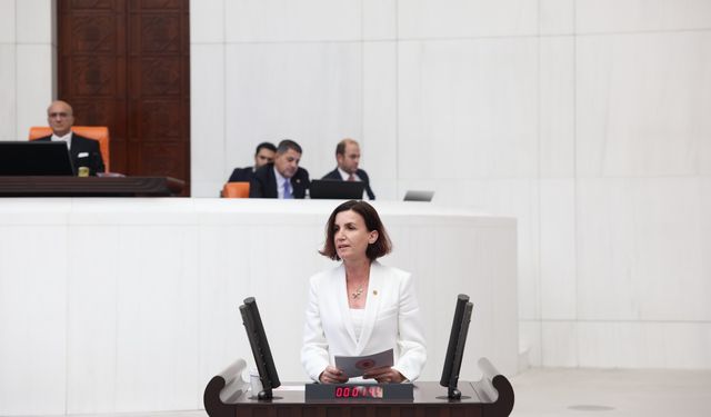 Aliye Coşar’ dan bakanlığa sert eleştiriler