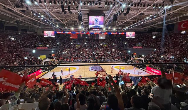 Anadolu Efes’ten Antalya’ya teşekkür! Tarihi zafer 105 desibelde geldi