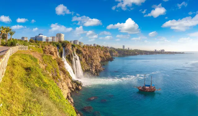 Antalya'da yaşayan ve memleketi olan ünlüler belli oldu