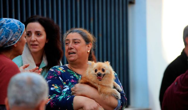 Antalya'da teras katta çıkan yangın paniğe neden oldu