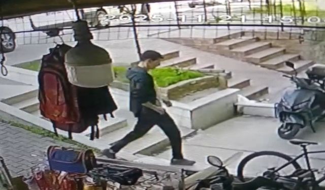 Apartmana eli boş girdi, dışarıya altında akrobasi bisikleti ve çantayla çıktı