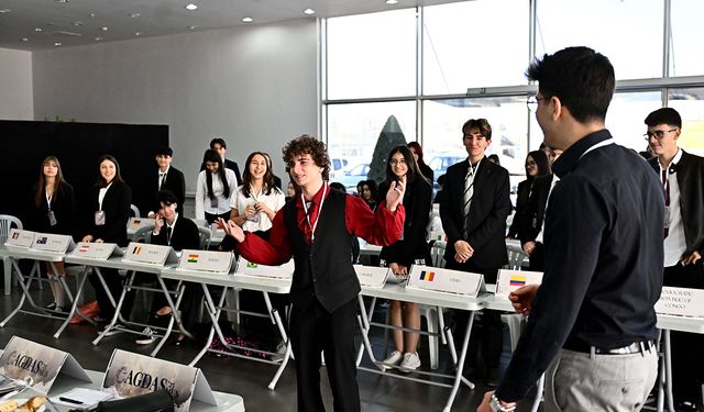 Antalyalı gençler basın özgürlüğünü tartıştı