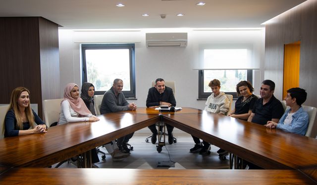 LGS ve YKS’de başarı elde eden öğrencilerden Başkan Vekili Çiçek’e ziyaret